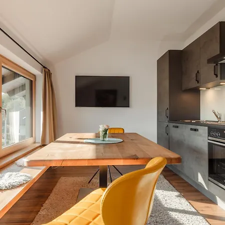 게스트하우스 Gasthof Pension Knapp 스트라스 임 칠레르탈