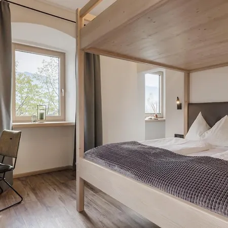 Gæstehus Gasthof Pension Knapp Strass im Zillertal